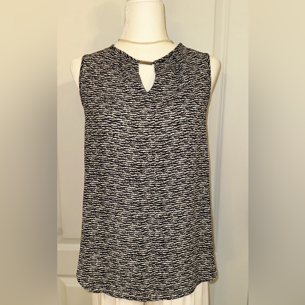 Sleeveless blouse